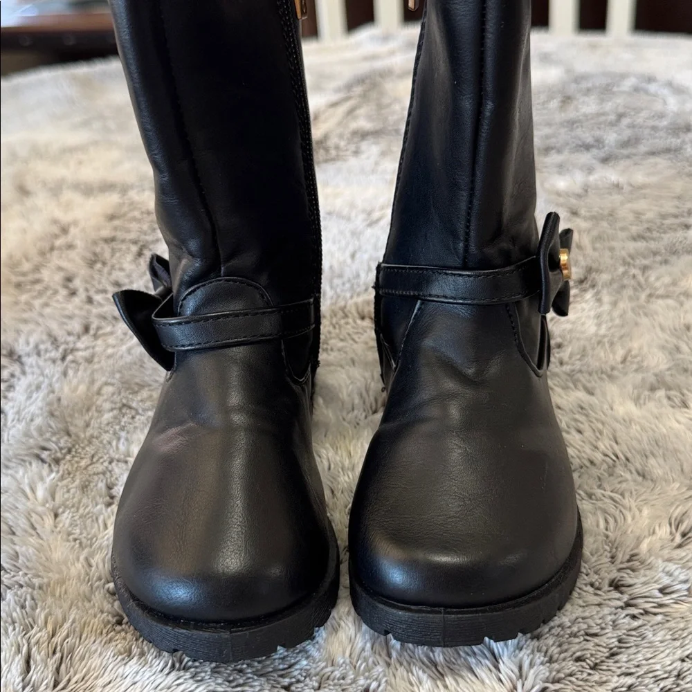 NWOT Bebe Girls Toddler 8 Black Gold Zipper Riding Boots Winter Bow Faux Leather